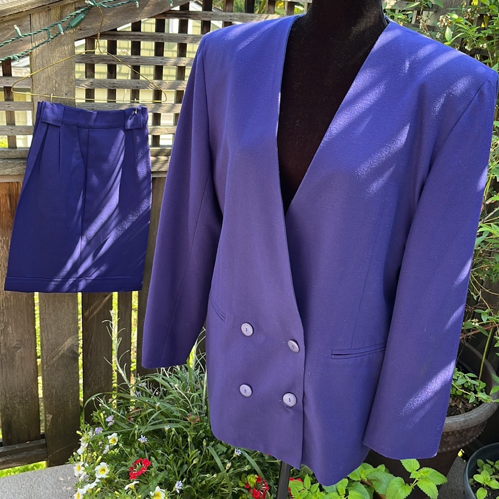 Size 14, Shorts and Matching Blazer, Suit. Gorgeous Royal Saphire Blue. - Picture 1 of 15
